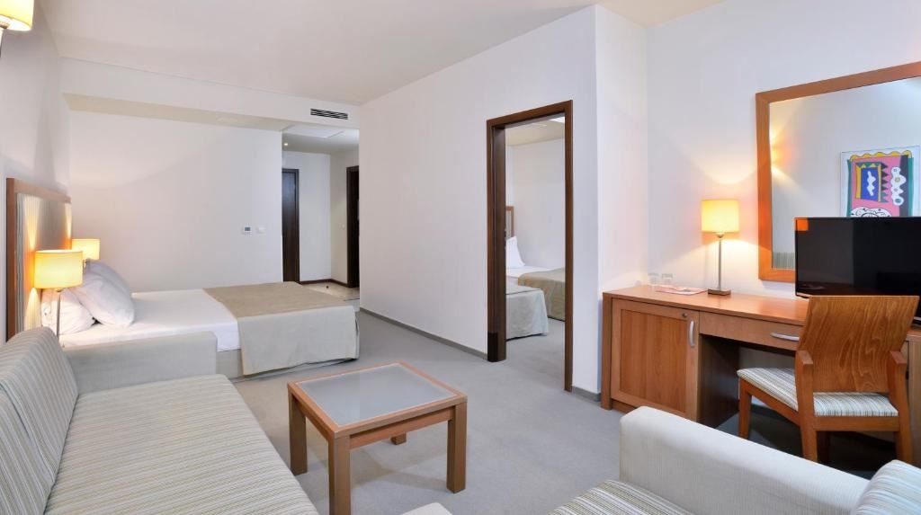 rooms-family-suite-park-view