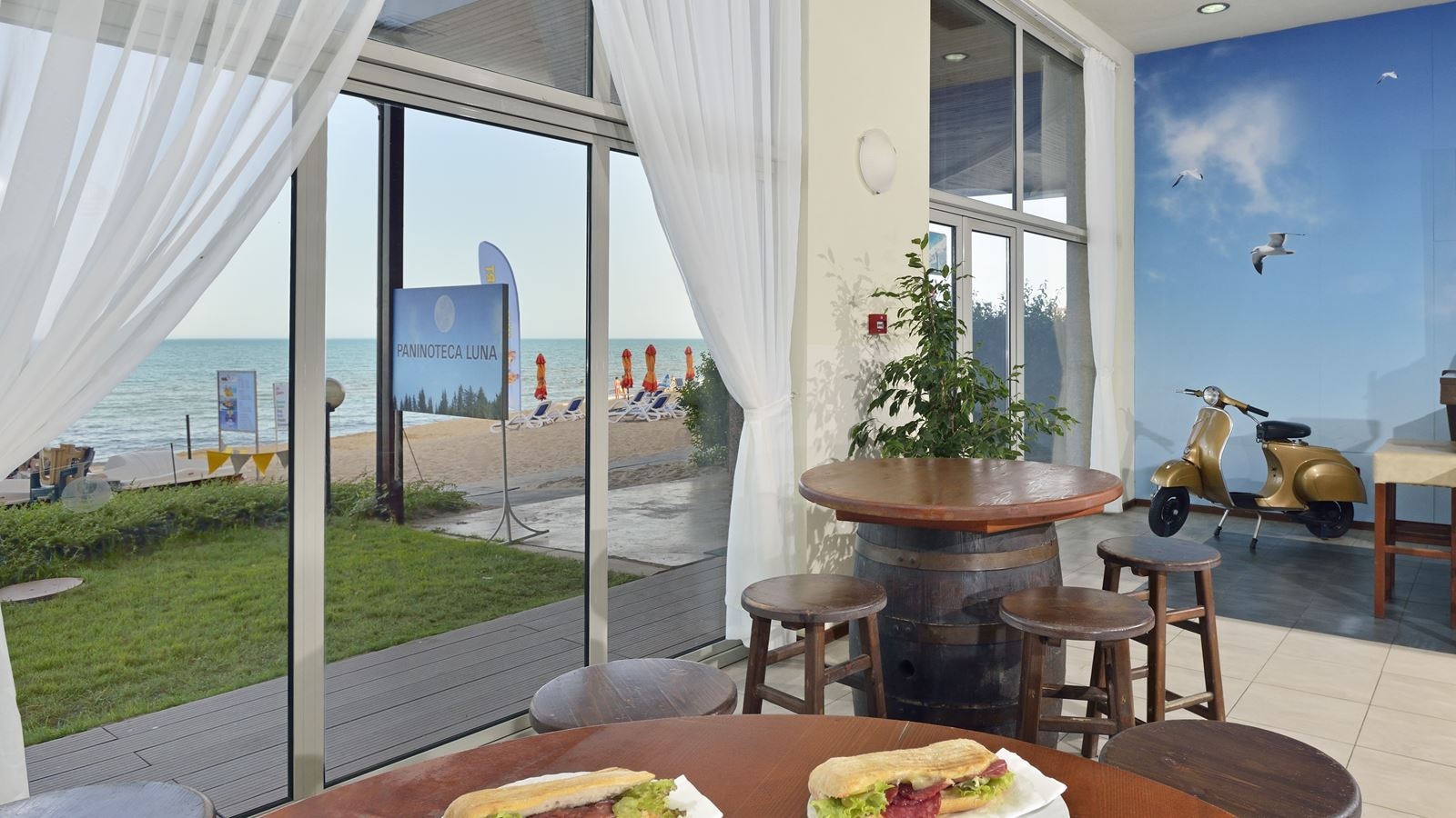 restaurants-paninoteca-luna