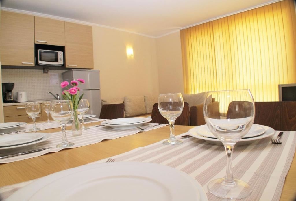 rooms-2-bedroom-standard-apartment-seafront