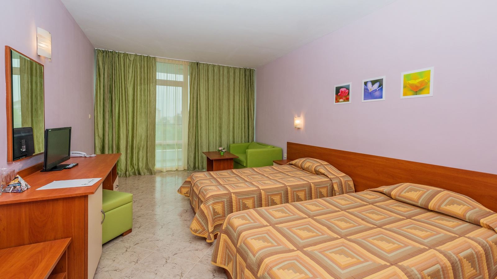 rooms-twin-superior-room-balcony