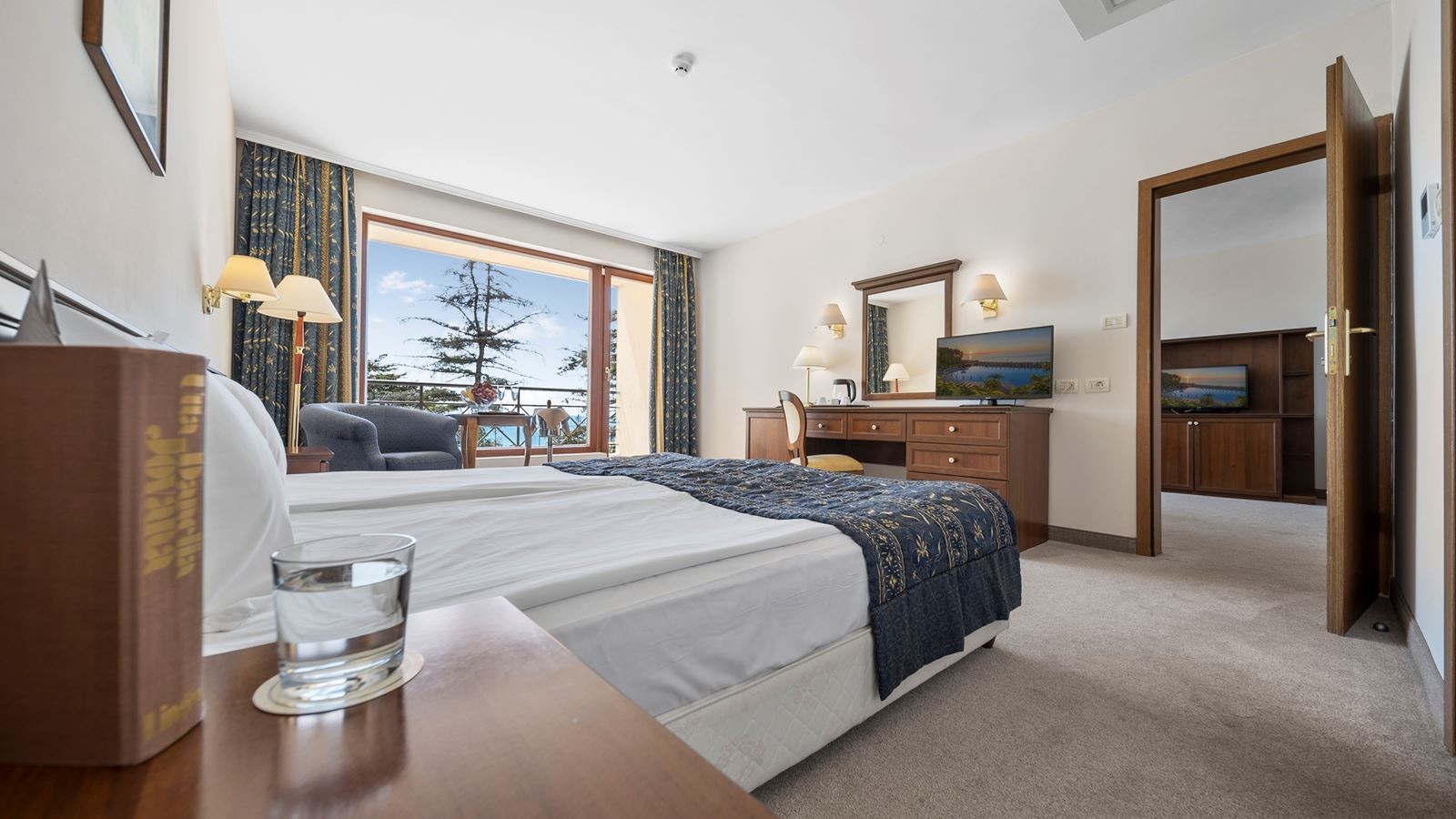 rooms-1-bedroom-standard-suite-seaview-balcony