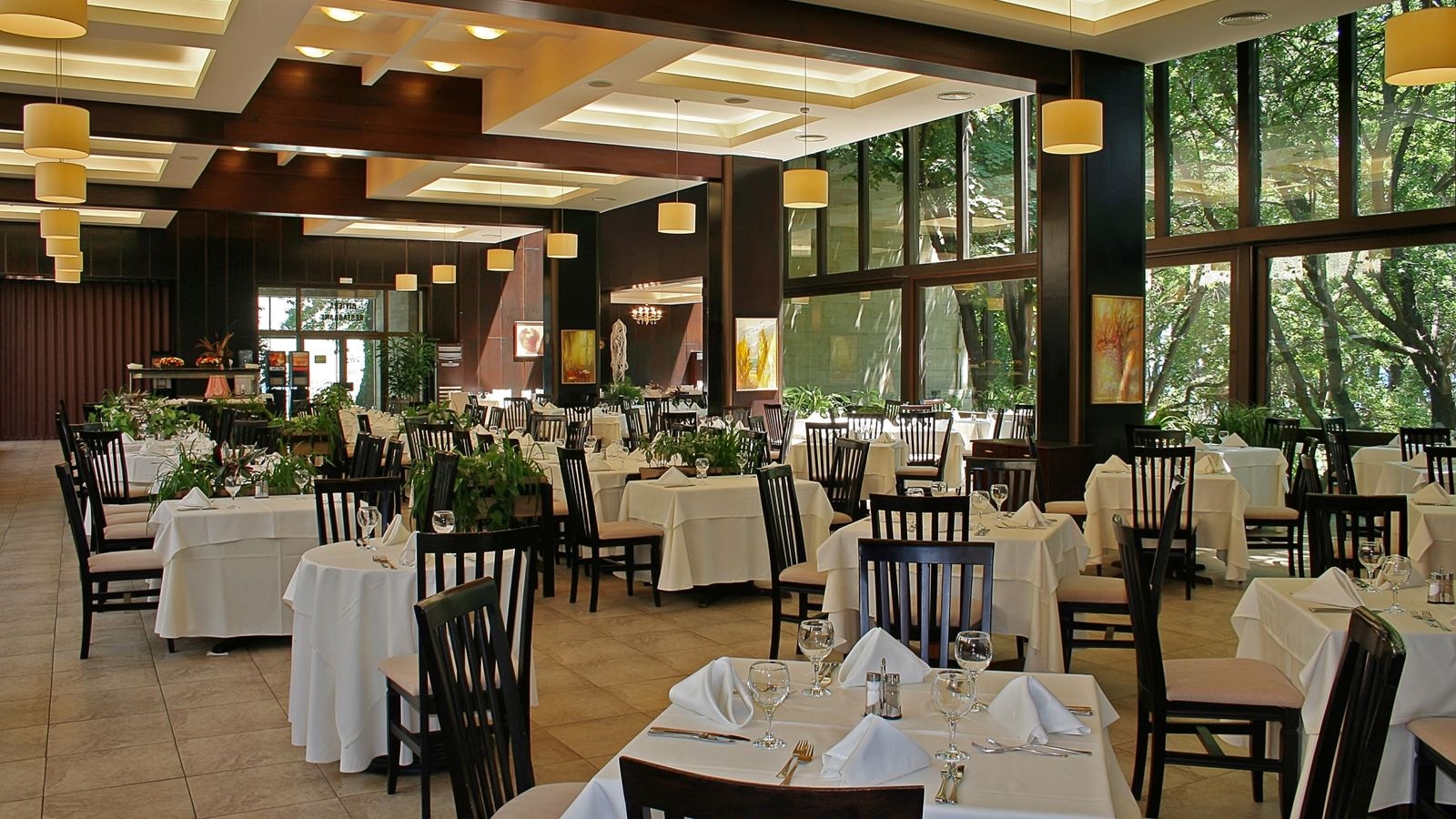 restaurants-main-restaurant