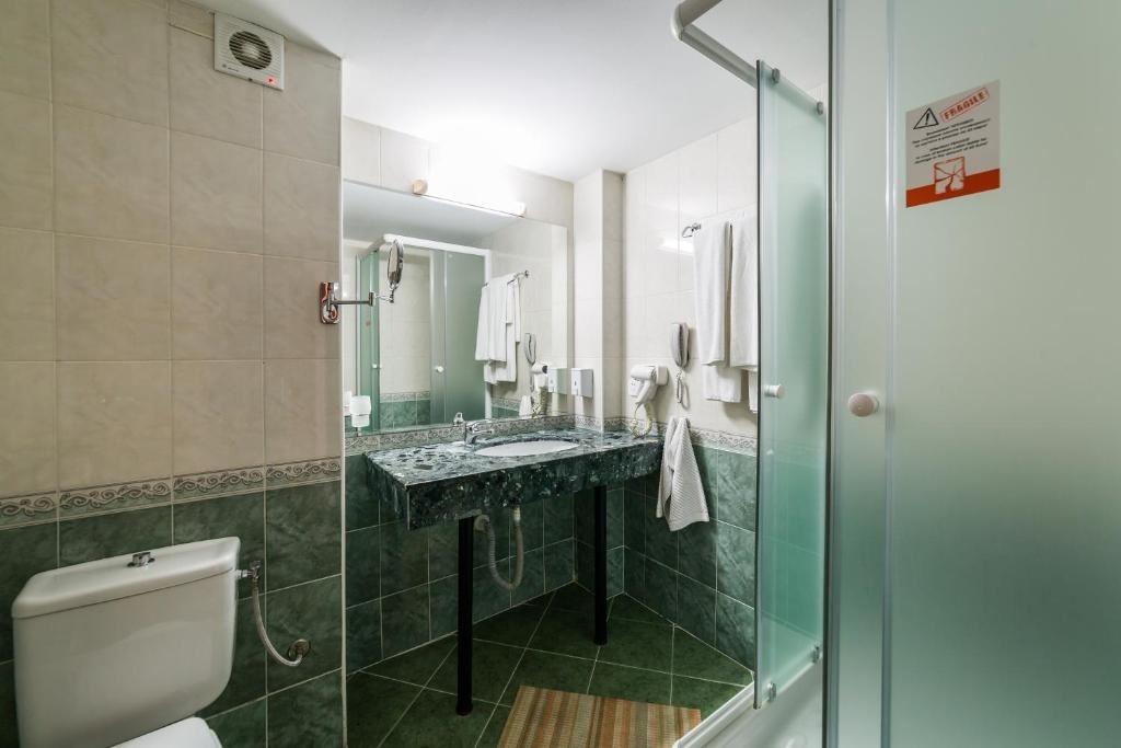 rooms-twin-standard-room-balcony-or-terrace