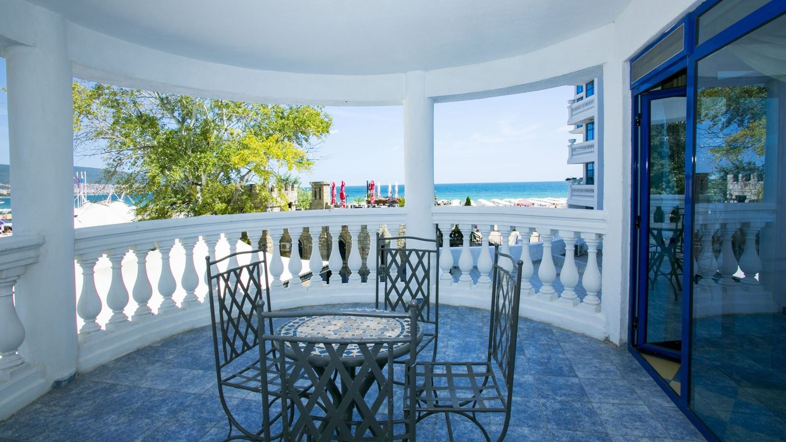 rooms-studio-chaika-sea-view