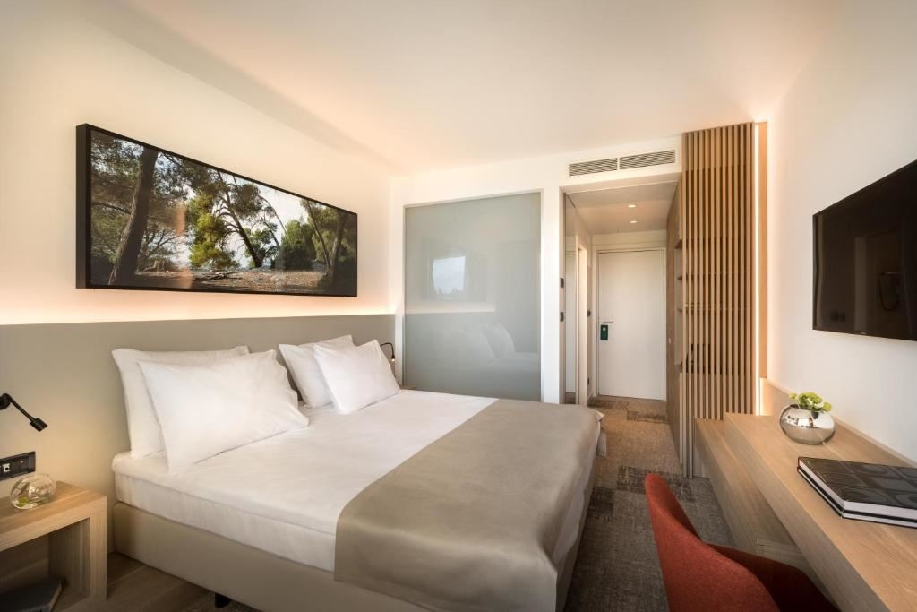 rooms-double-standard-room-balcony