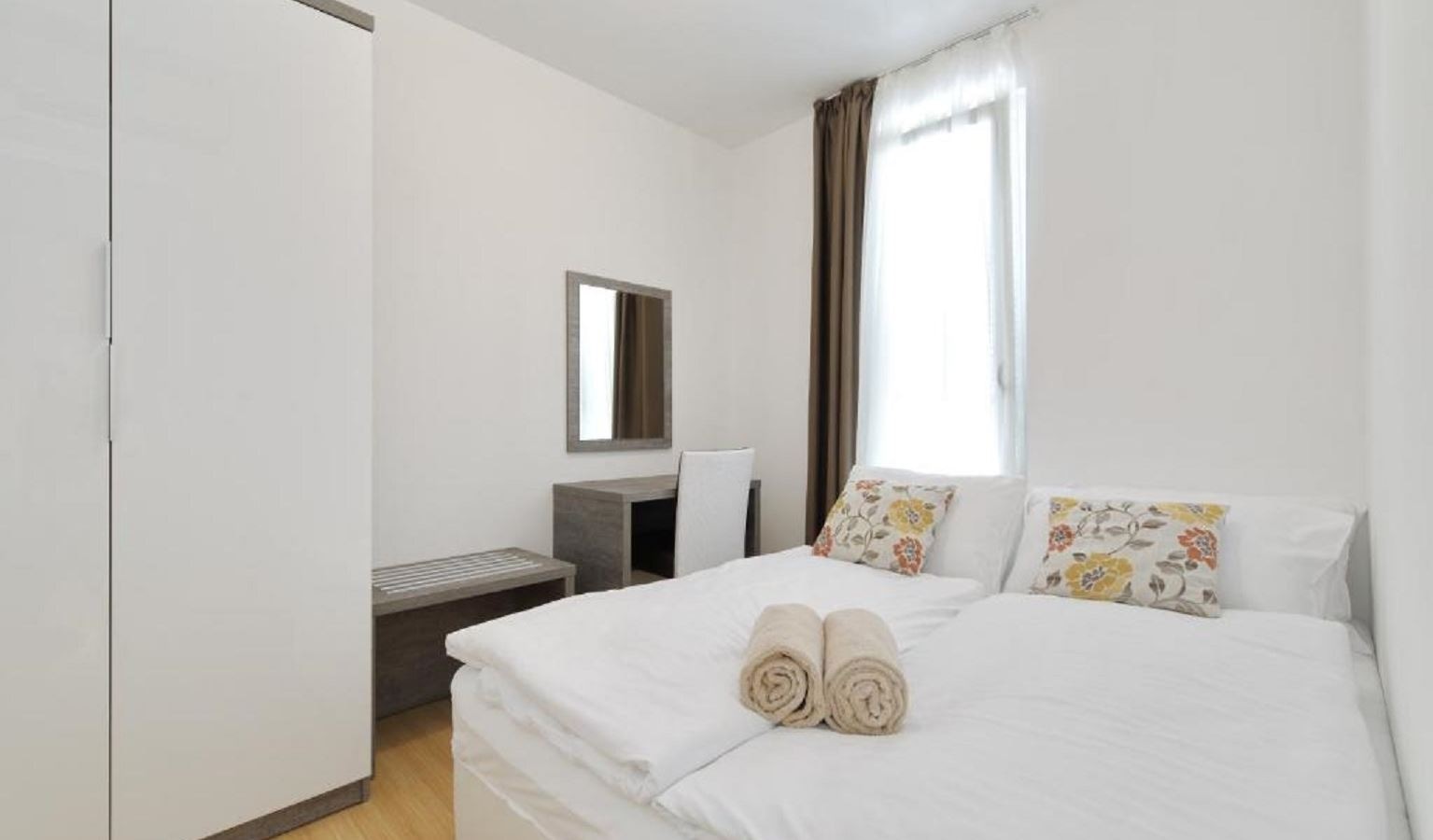 rooms-2-bedroom-standard-apartment-balcony-or-terrace