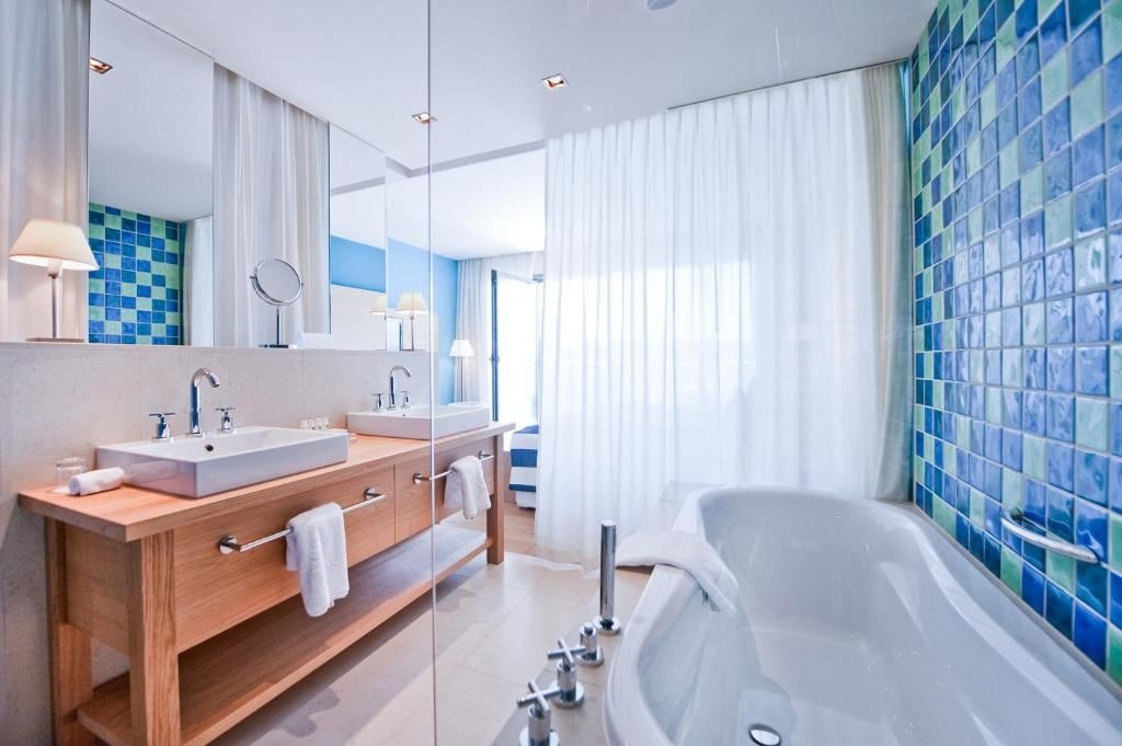 rooms-superior-room-park-view-balcony