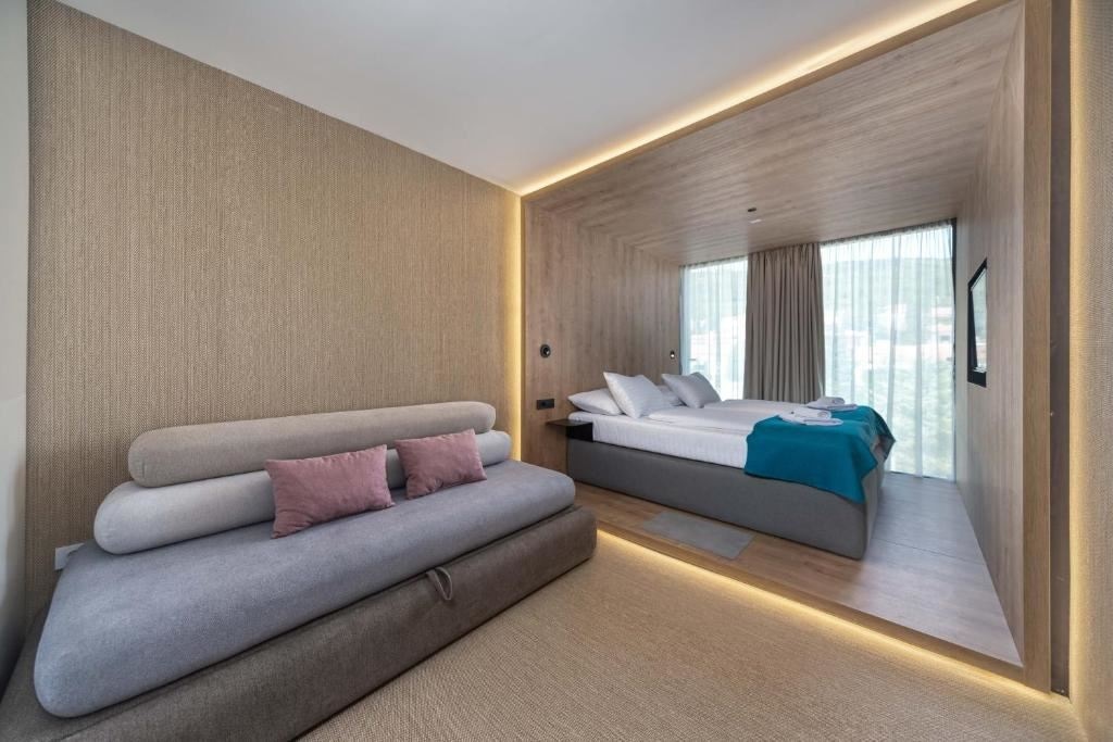 rooms-double-superior-room-frenchbalcony