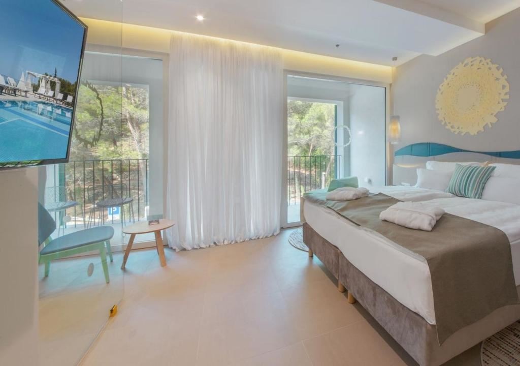 rooms-standard-room-balcony