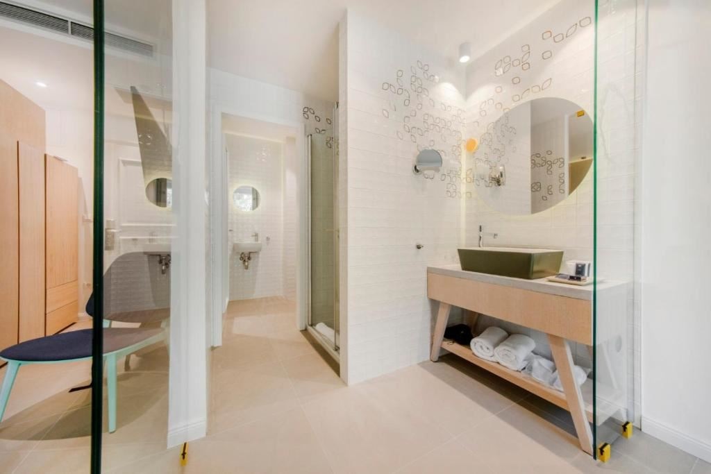 rooms-standard-room-balcony