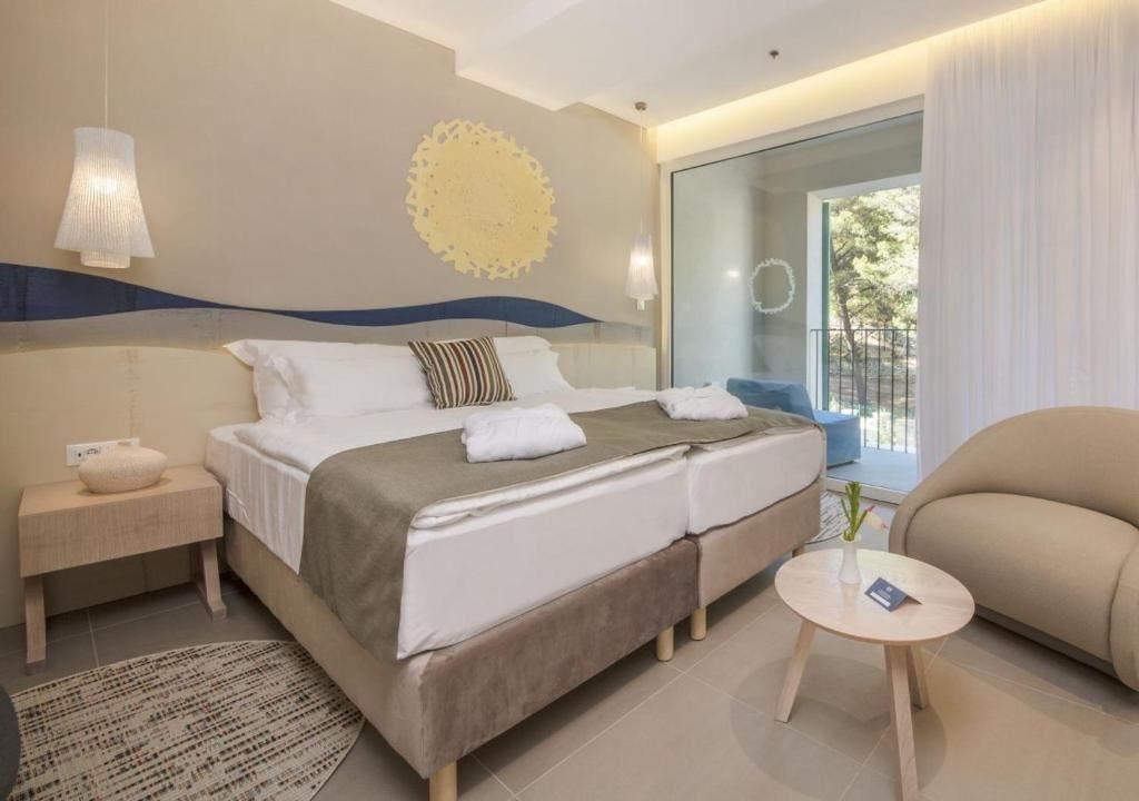 rooms-superior-room-balcony