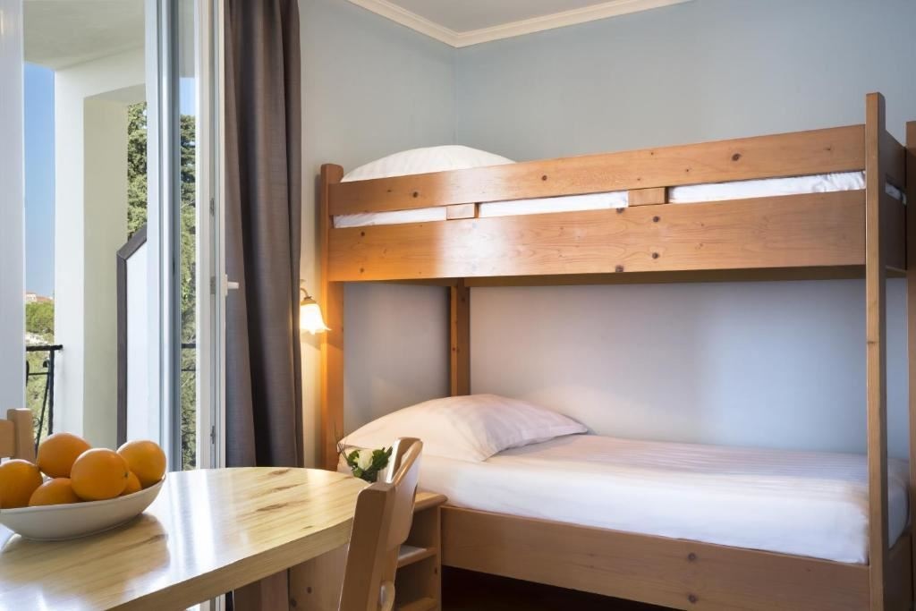 rooms-family-suite-balcony-or-terrace