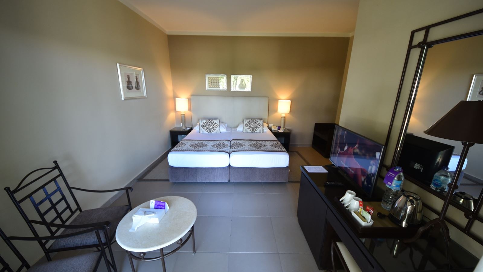 rooms-deluxe-family-room-gv