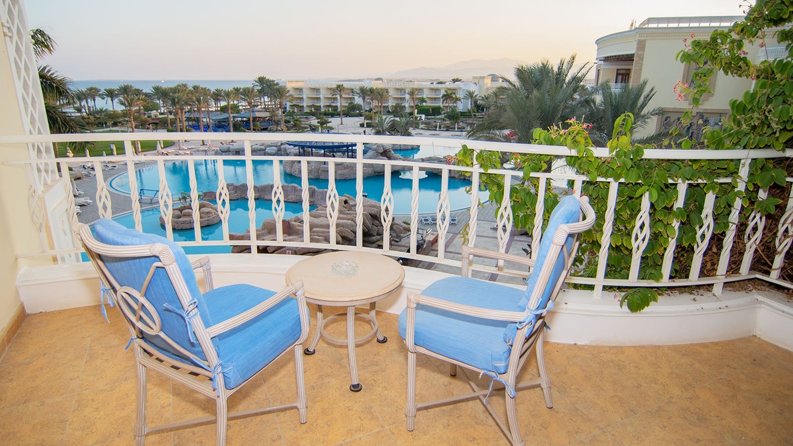 rooms-superior-club-room