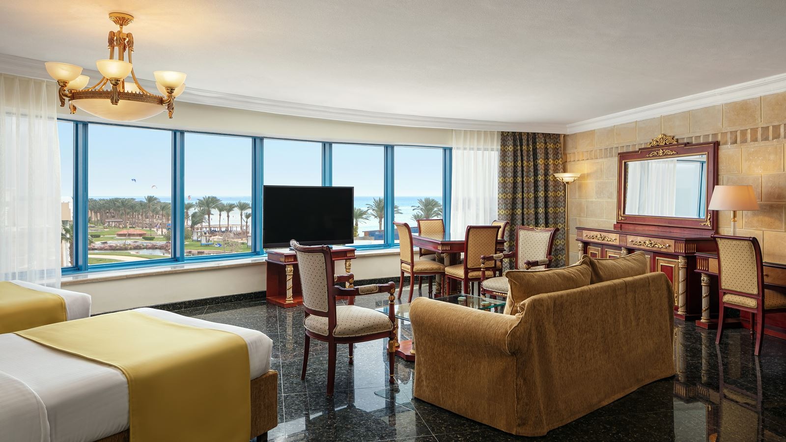 rooms-family-suite-with-panorama-view