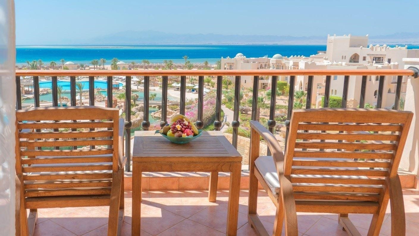 rooms-junior-suite-side-sea-view