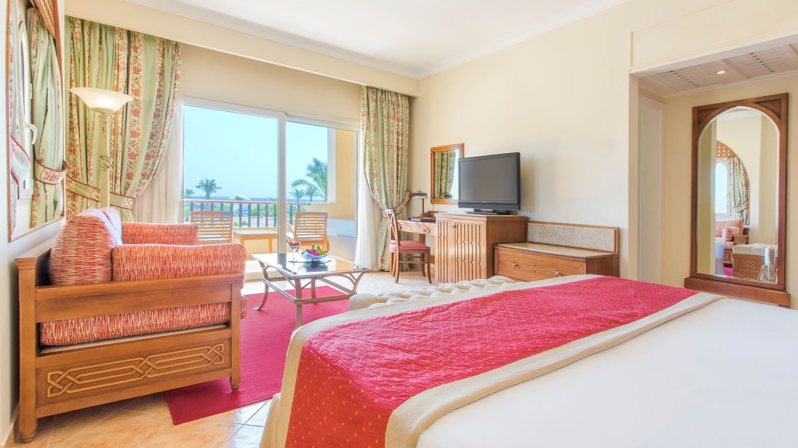 rooms-laguna-club-room