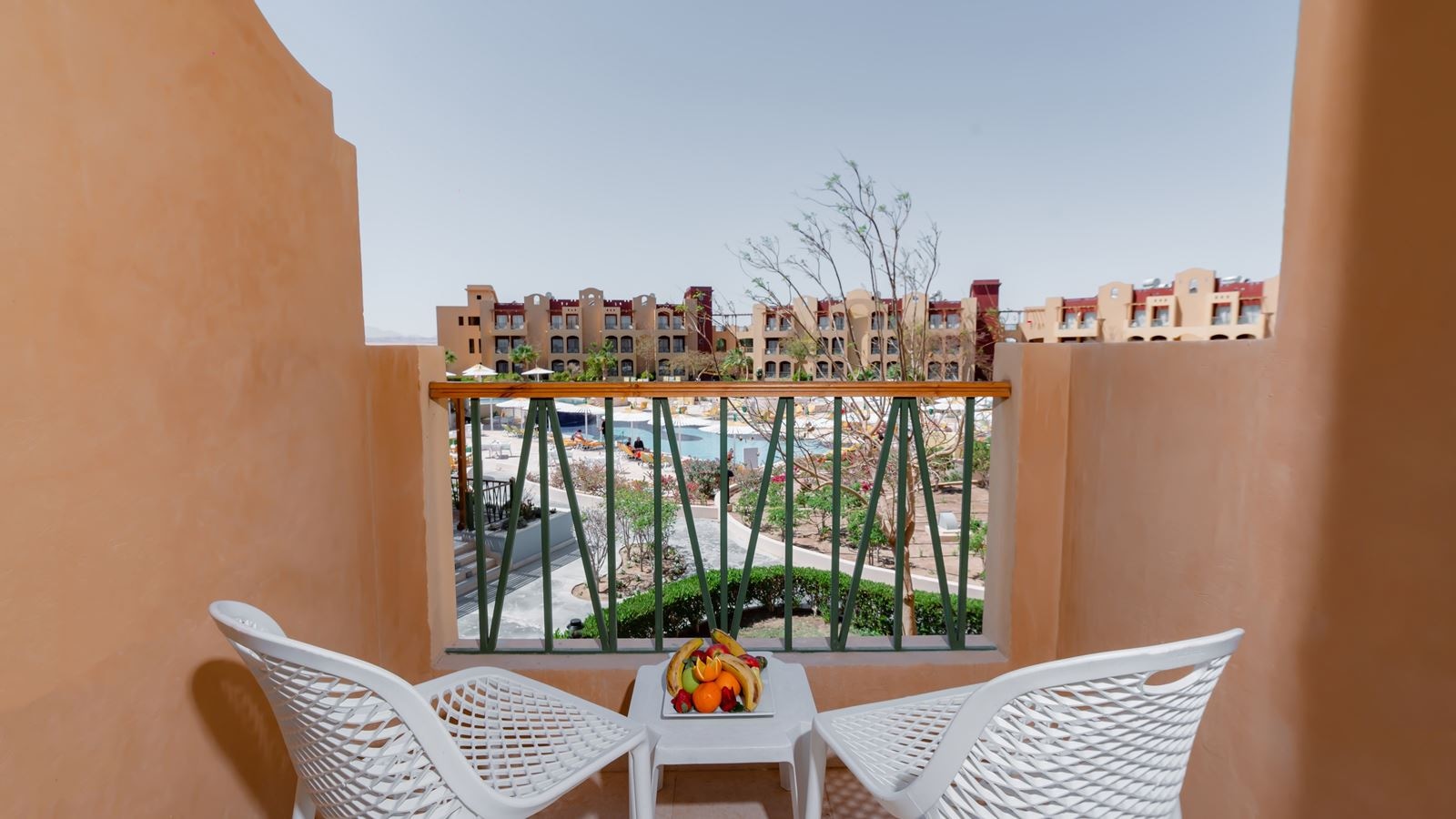 rooms-superior-room-pool-view