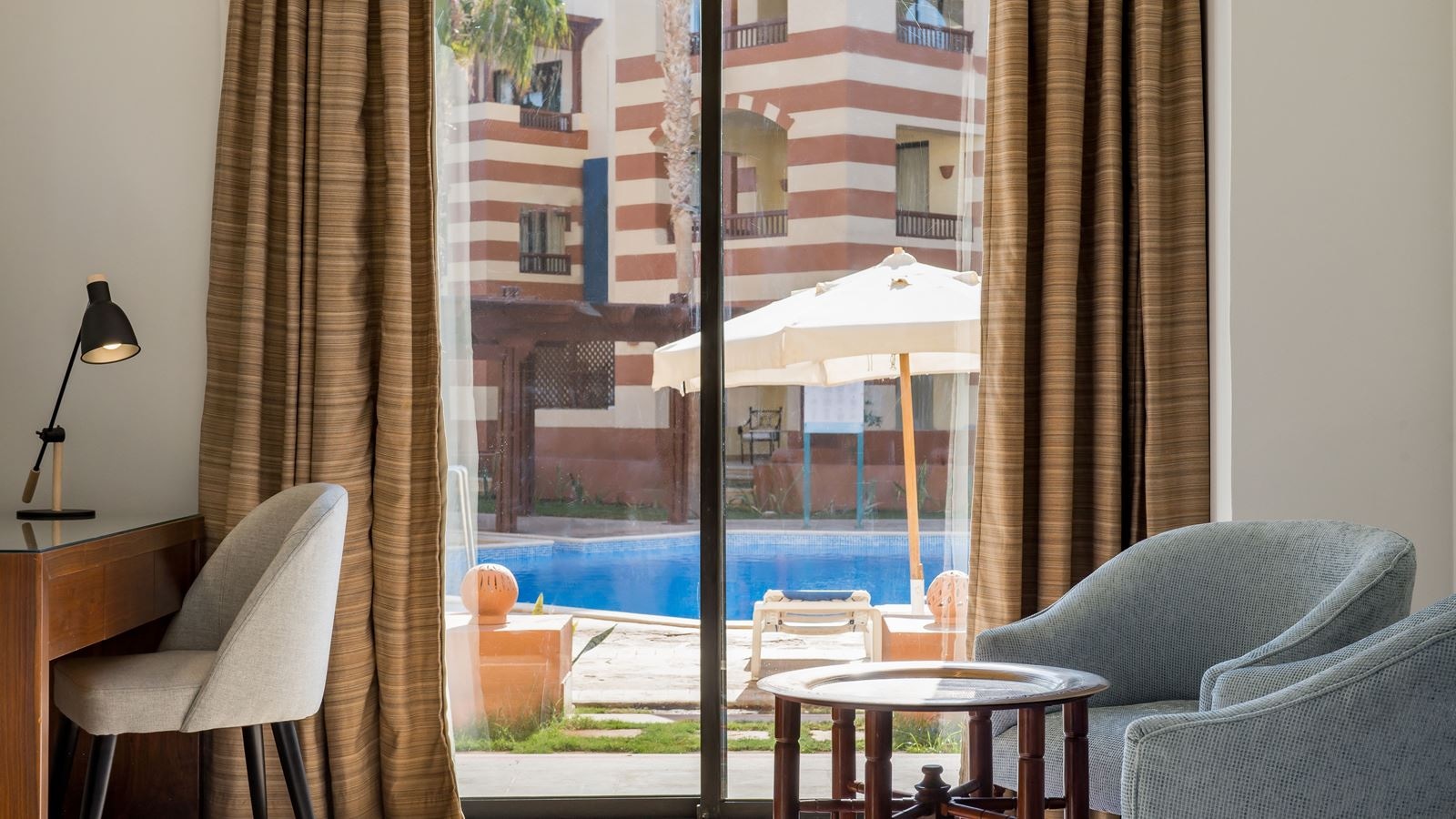 rooms-superior-pool-view