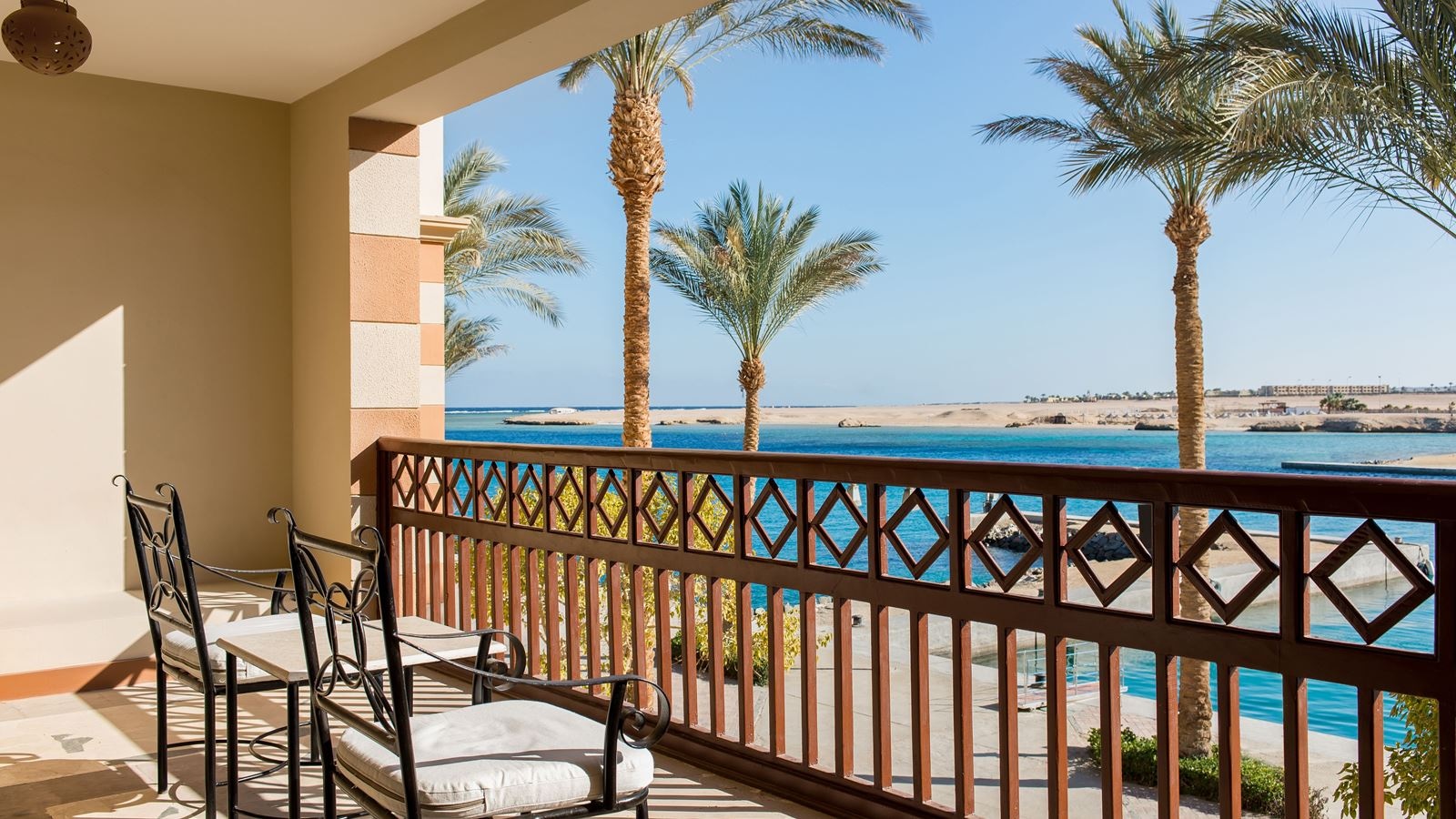 rooms-premium-suite-marina-view
