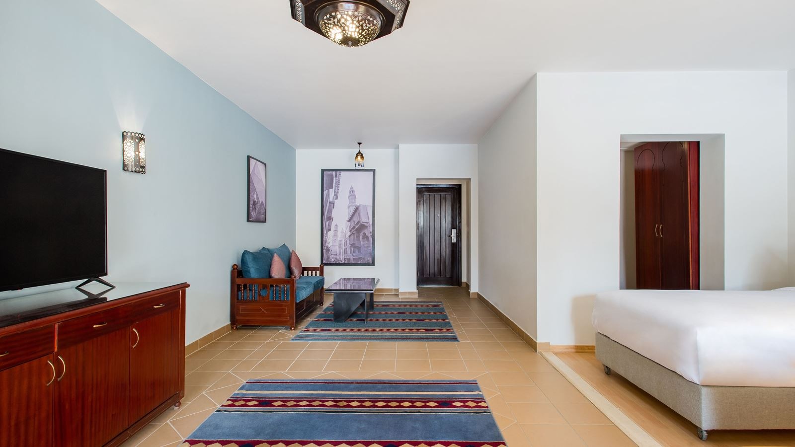 rooms-junior-suite-pool-view