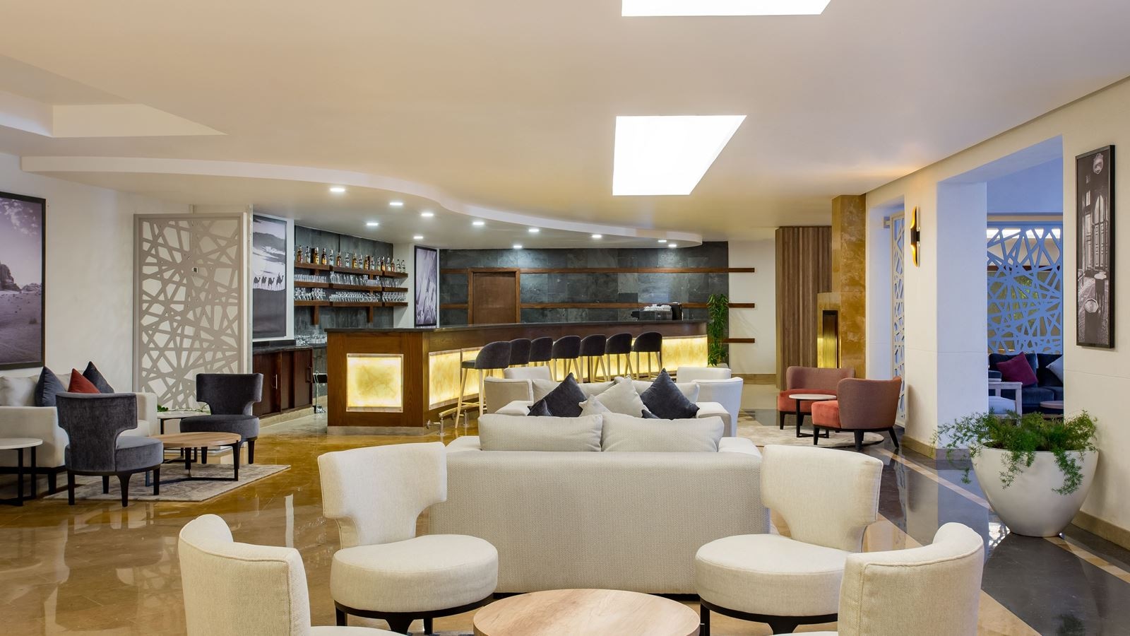 bars-the-lounge-lobby-bar