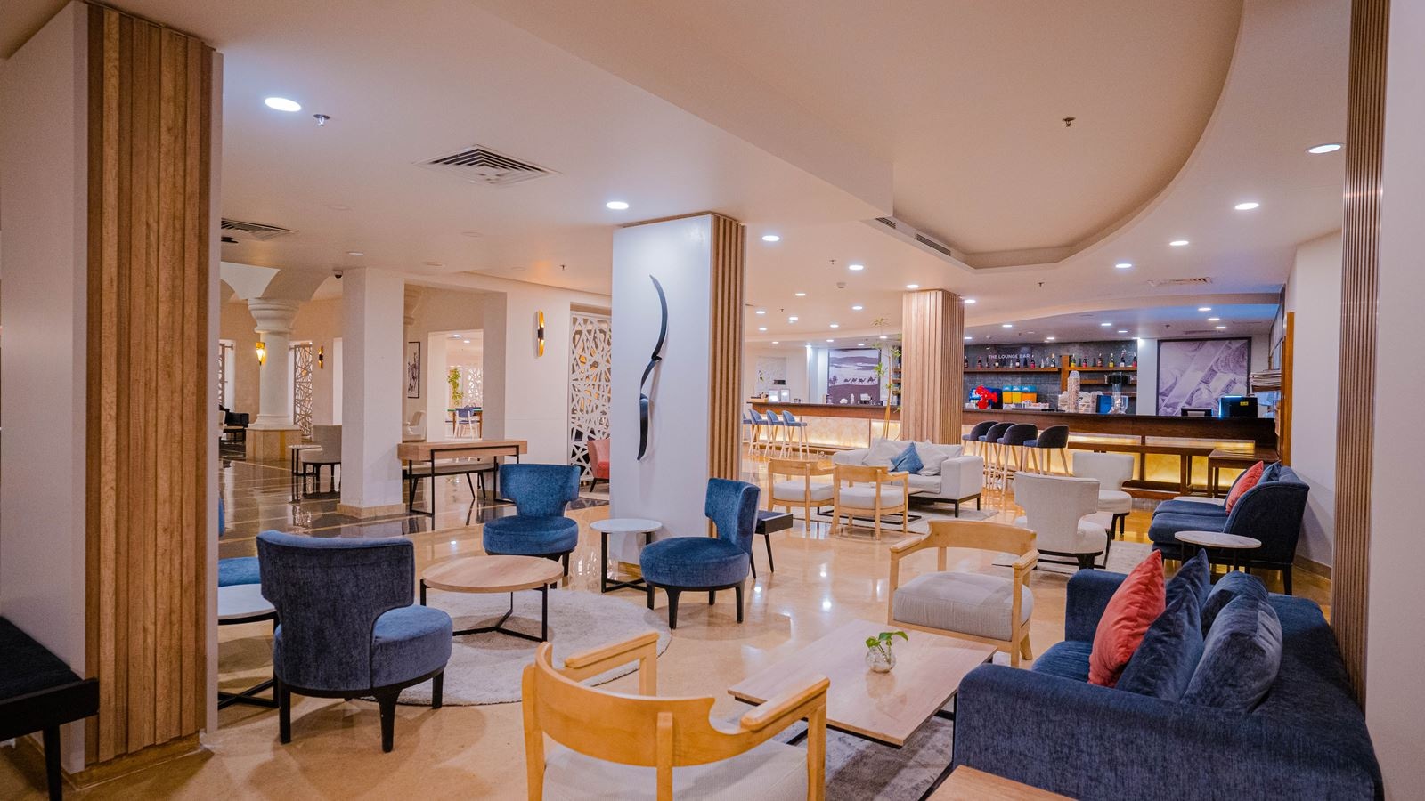 bars-the-lounge-lobby-bar