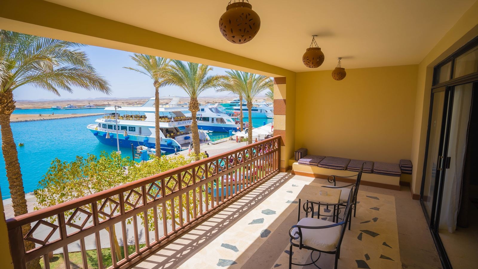 rooms-premium-suite-marina-view