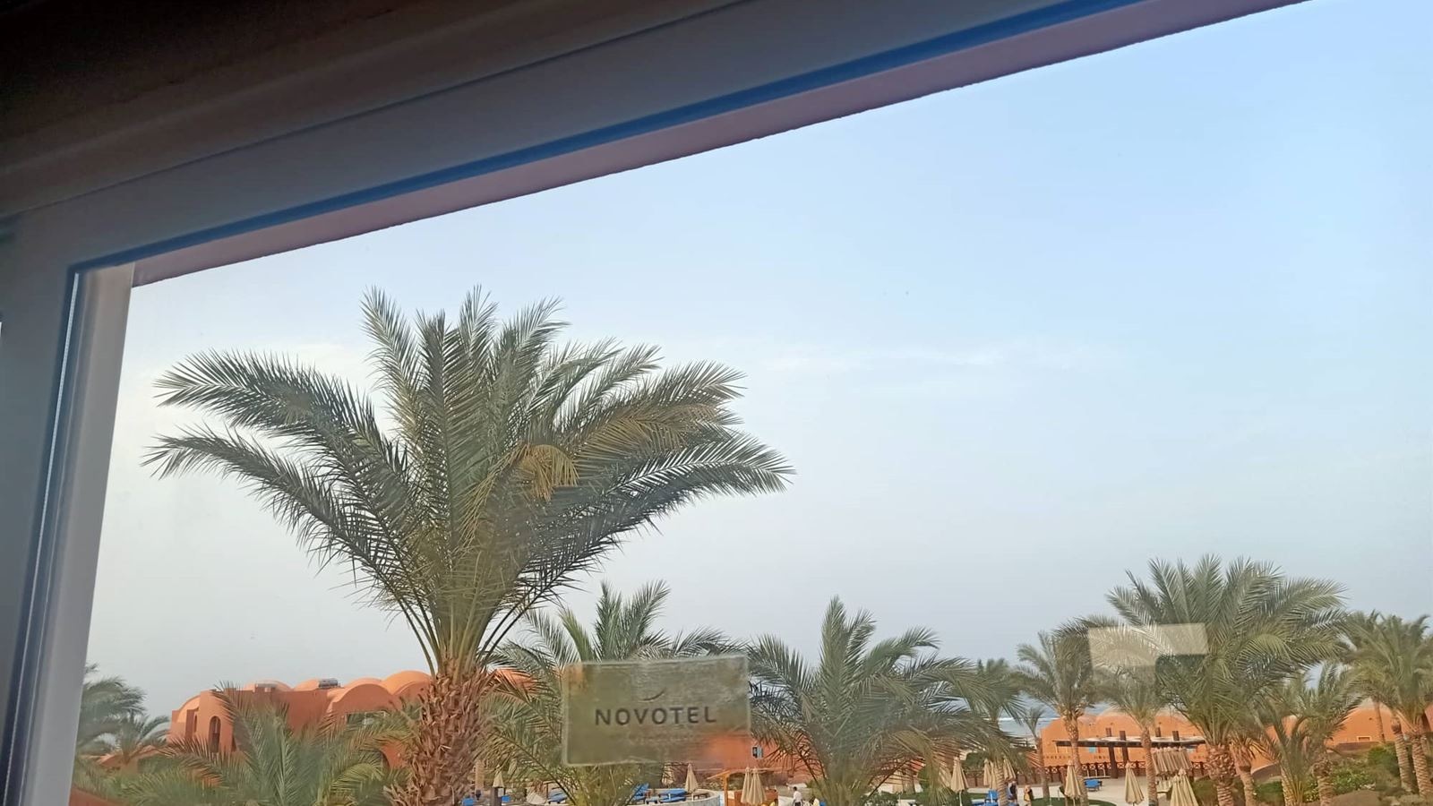 rooms-standard-room-pool-view