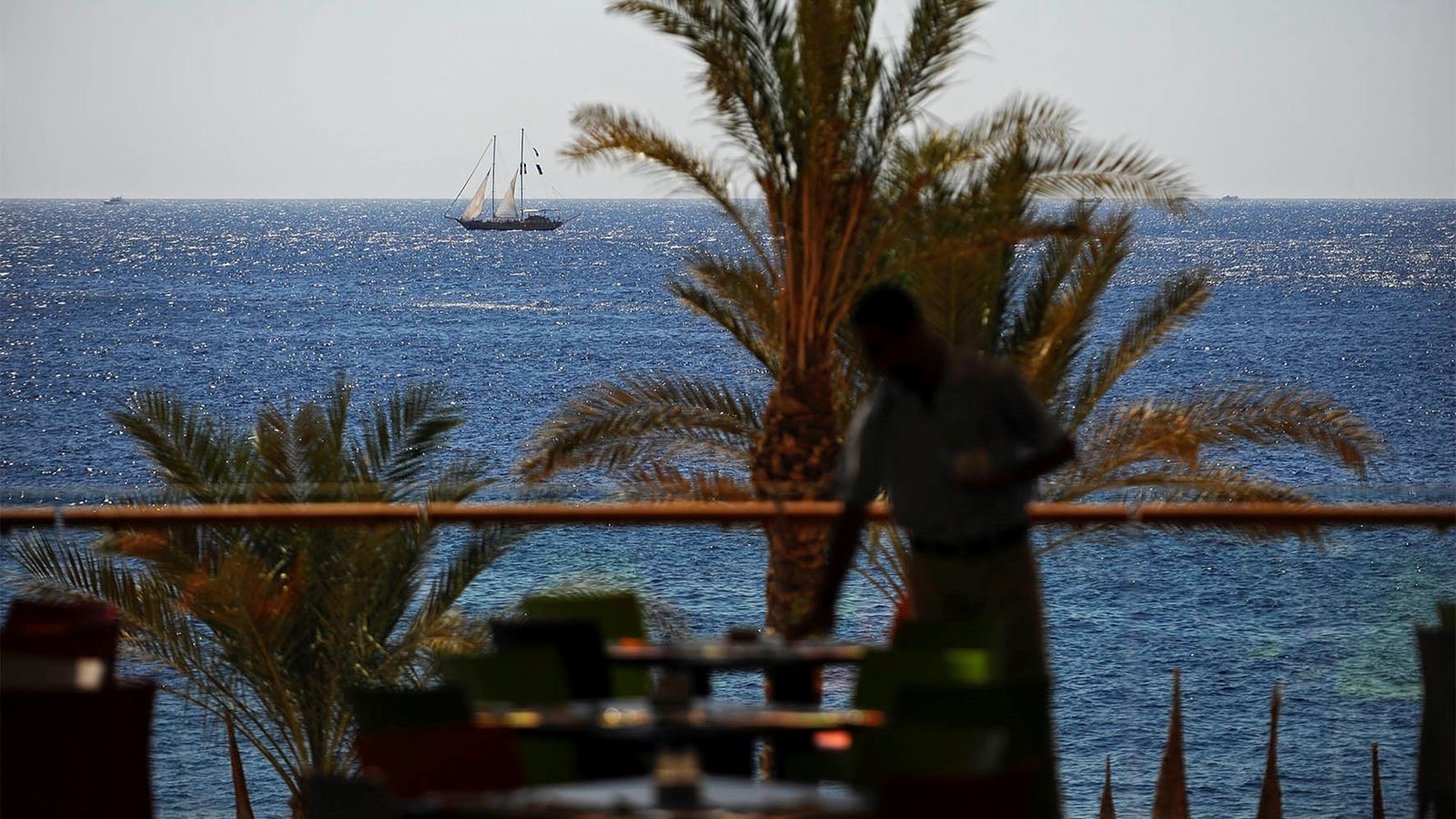 restaurants-sea-breeze