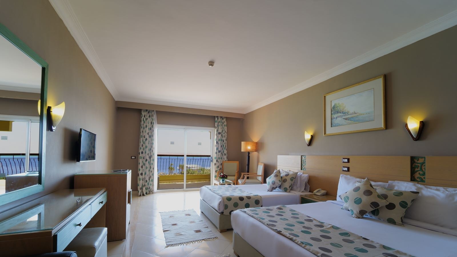 rooms-regal-beach-front-room