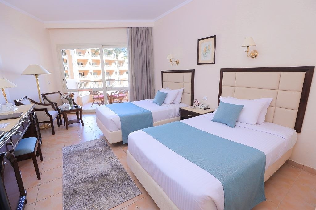 rooms-standard-sideseaview-room