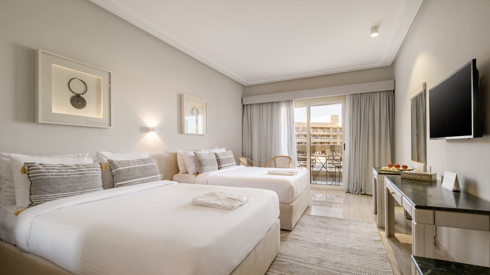 rooms-superior-family-room