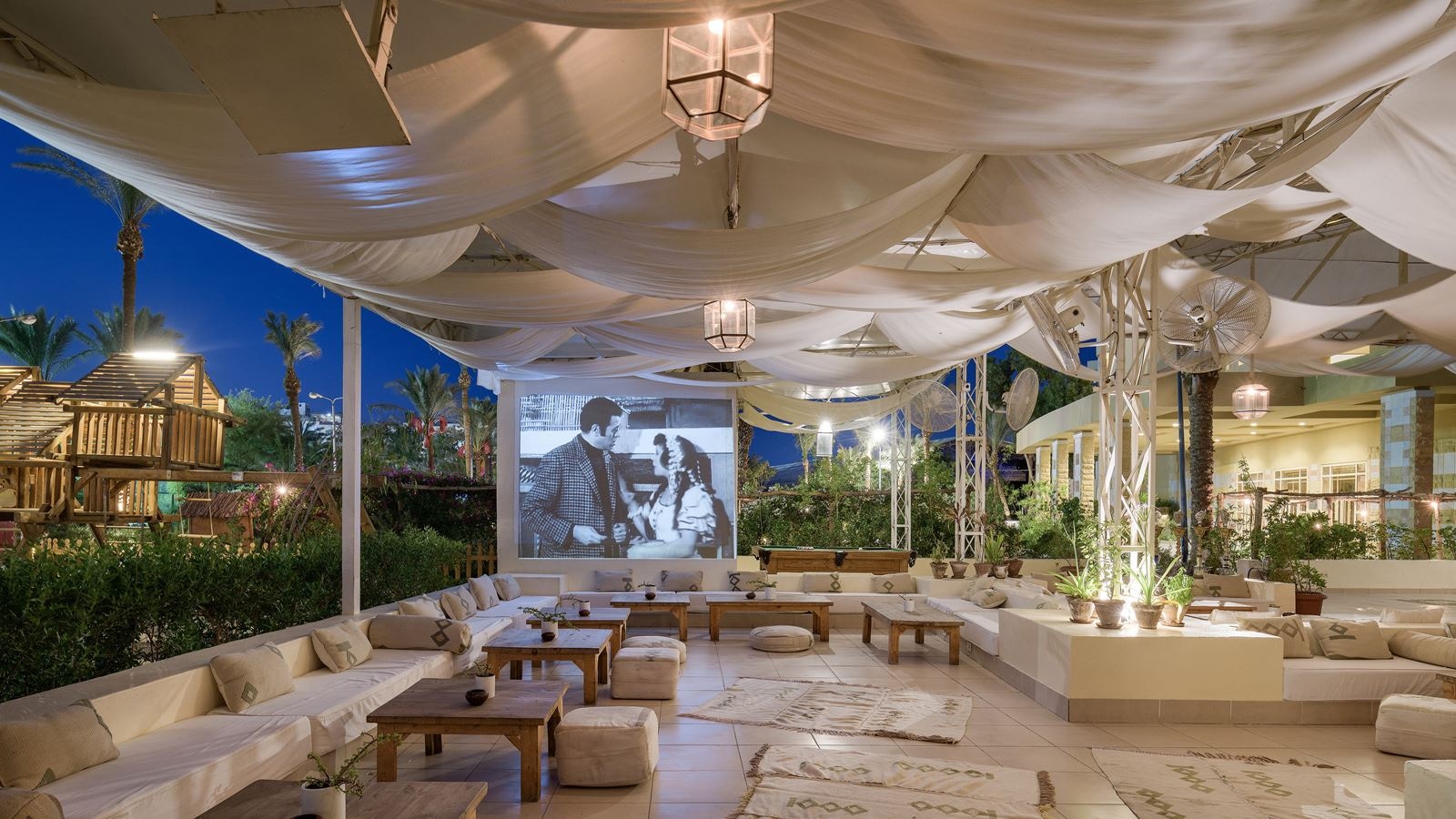 restaurants-zaza-lounge