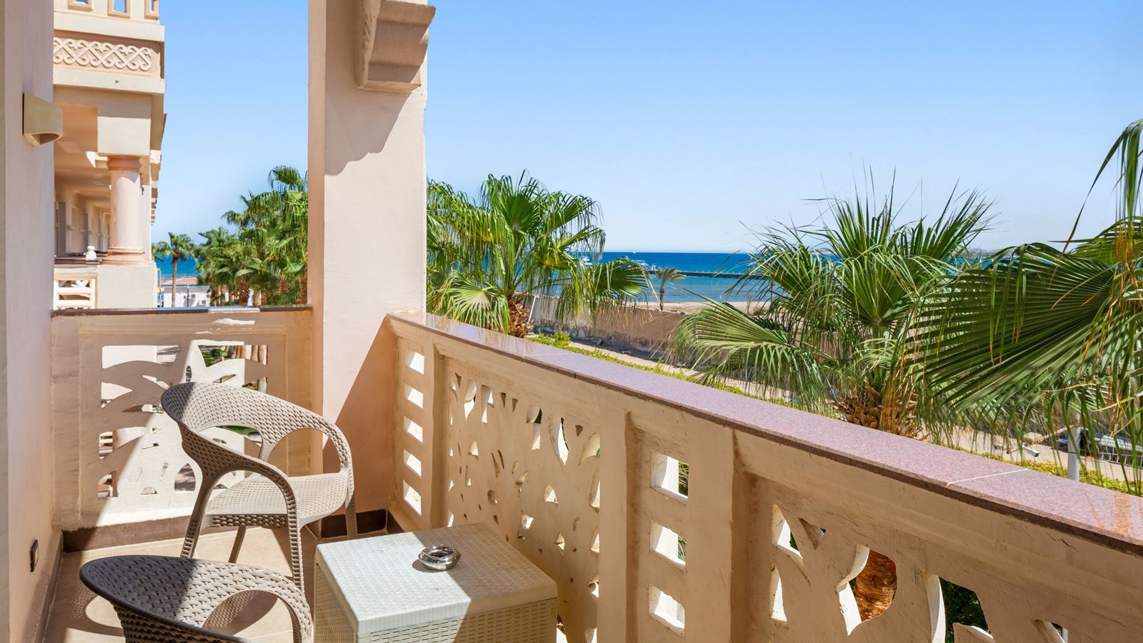 rooms-room-standard-sea-side-view