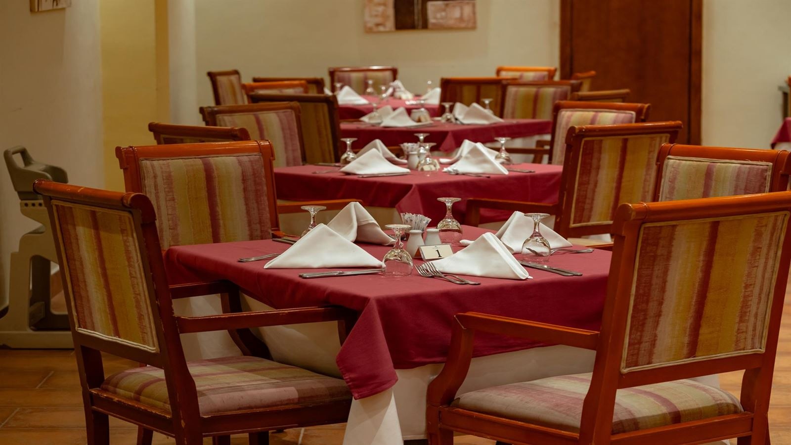 restaurants-palavrion-restaurant