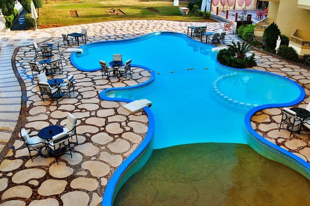 pools-outdoor-pool