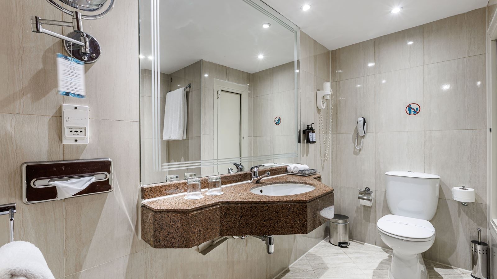 rooms-standard-room-back-view