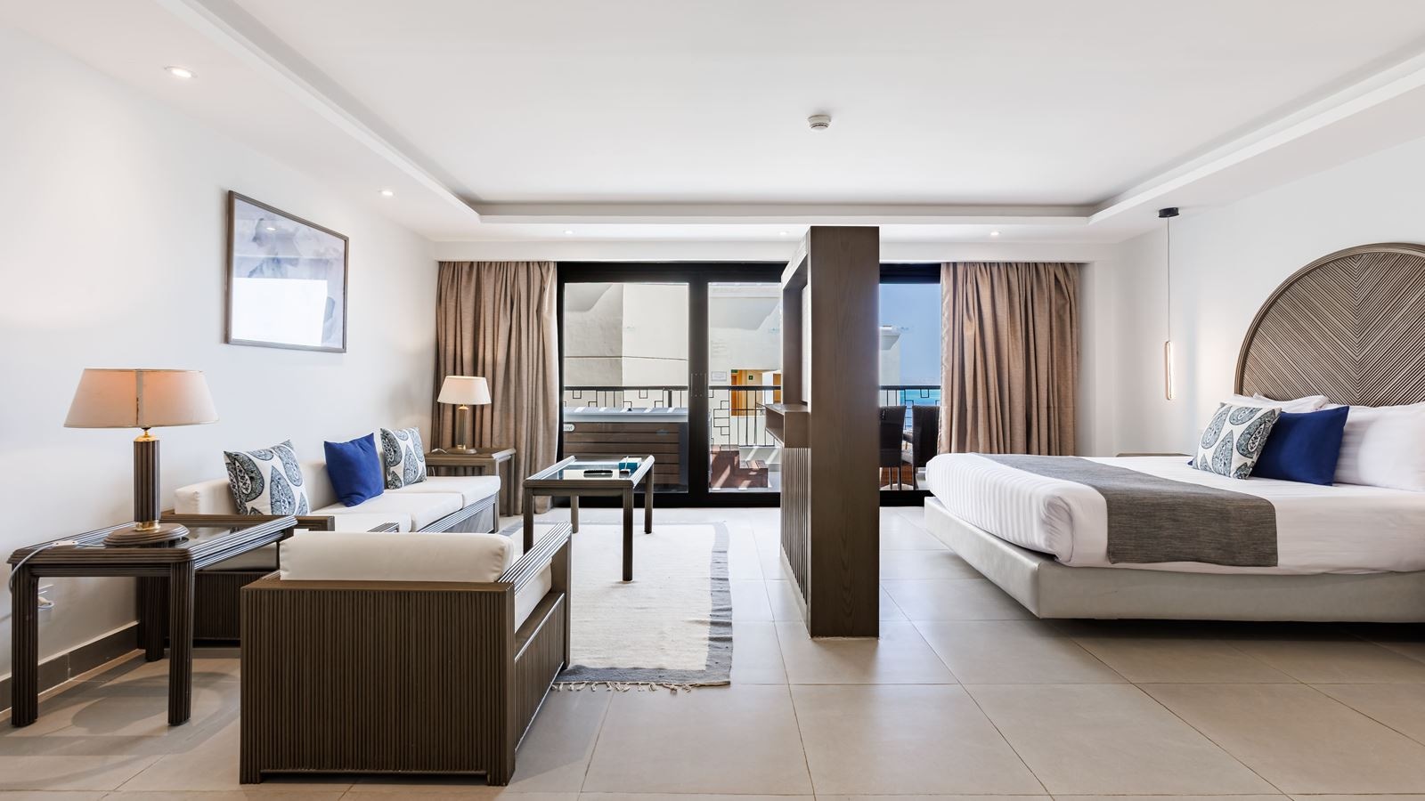 rooms-premium-jacuzzi-suite-sea-view