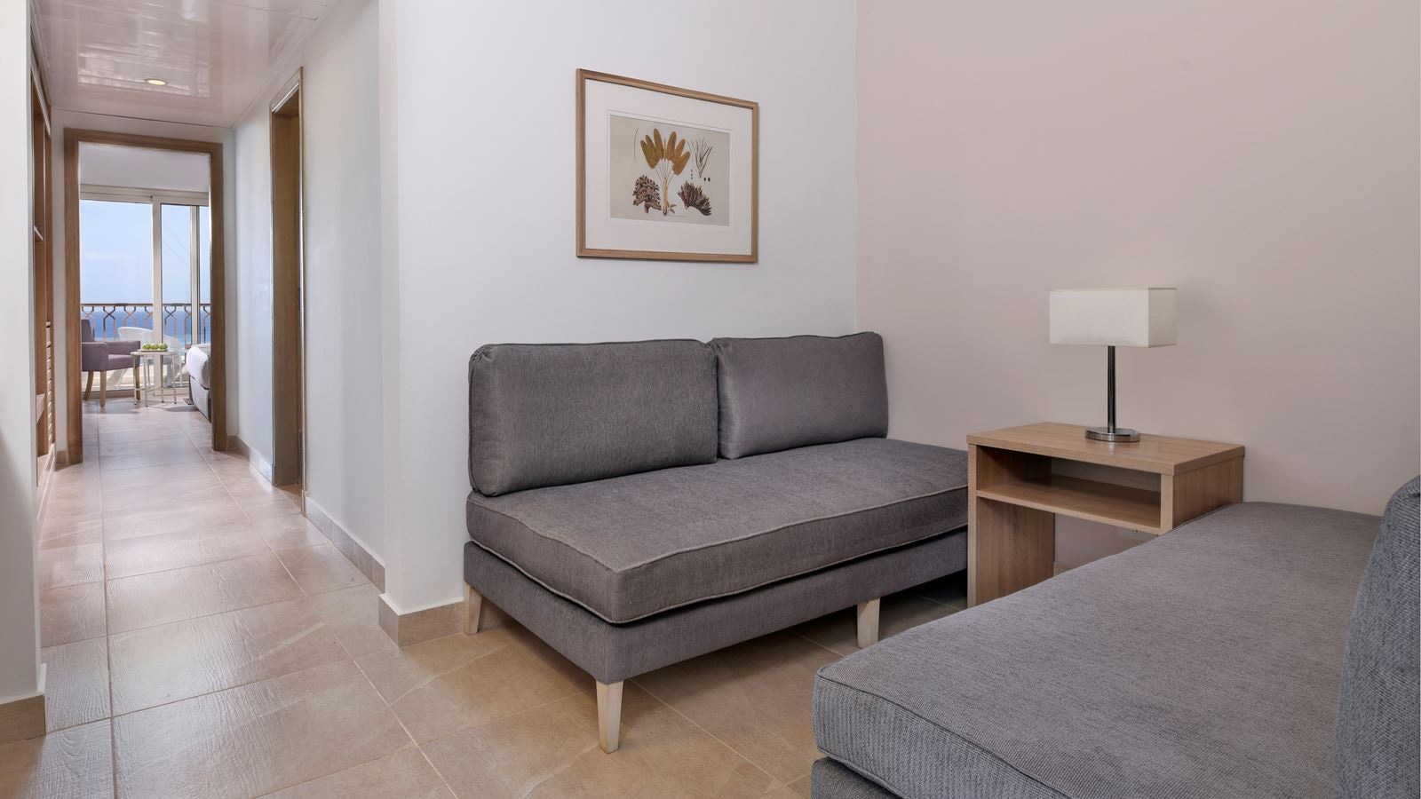 rooms-deluxe-family-room-bay-view