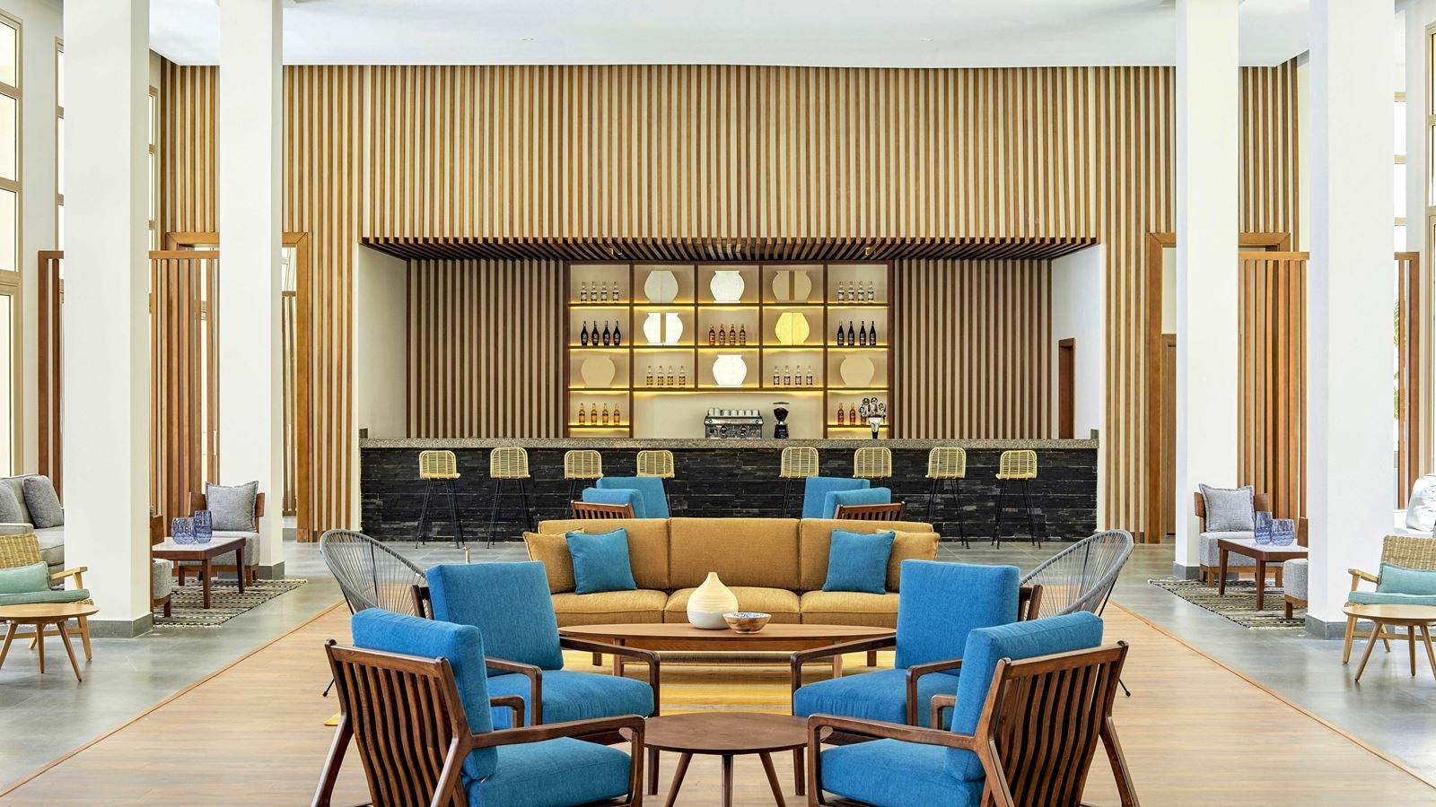 bars-miros-lobby-bar