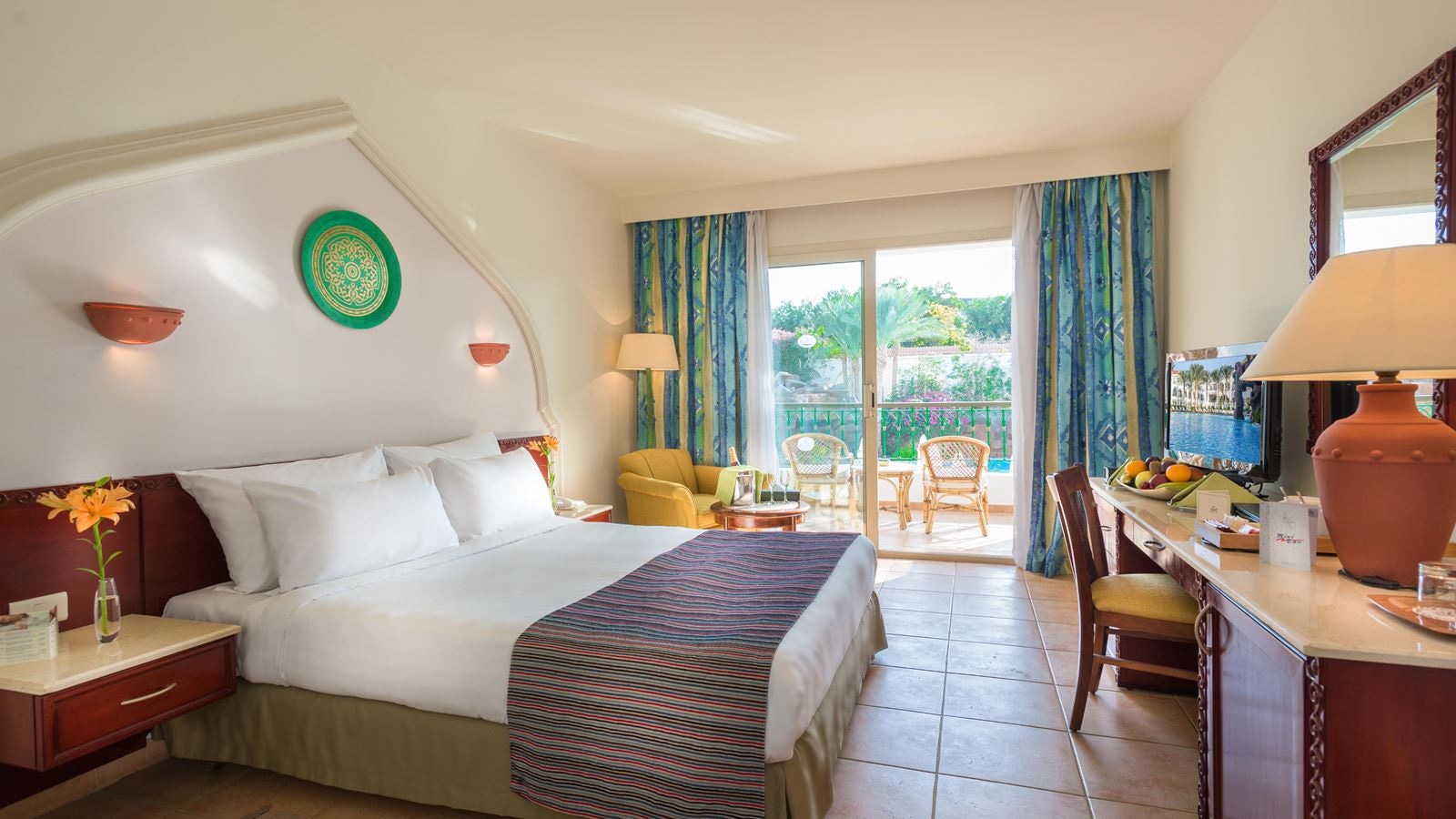 rooms-superior-pool-view-room