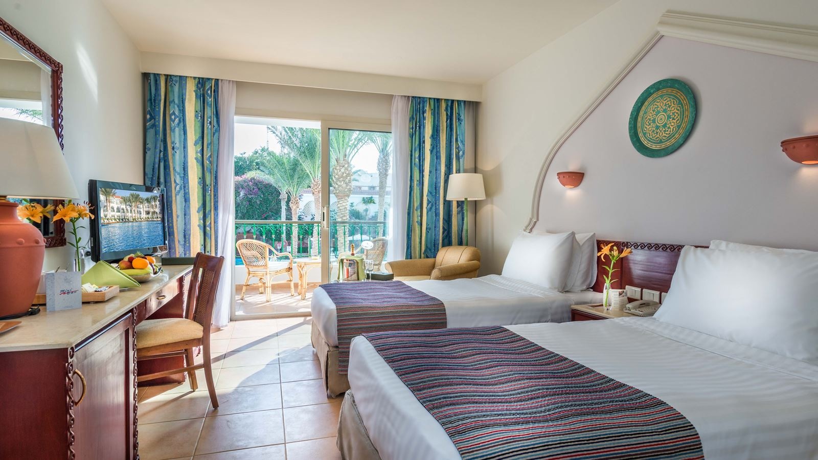 rooms-connecting-room