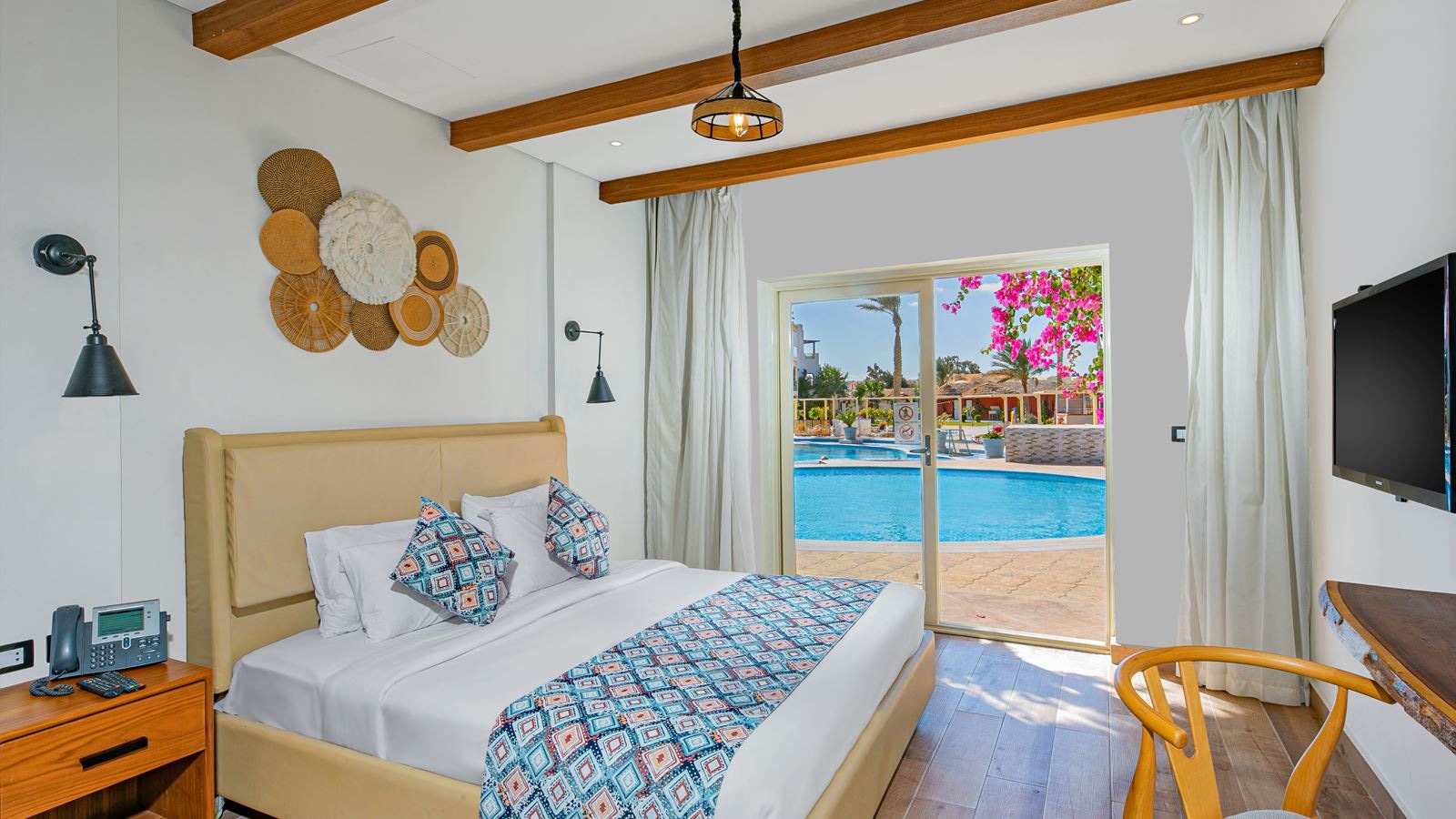 rooms-pool-bungalows