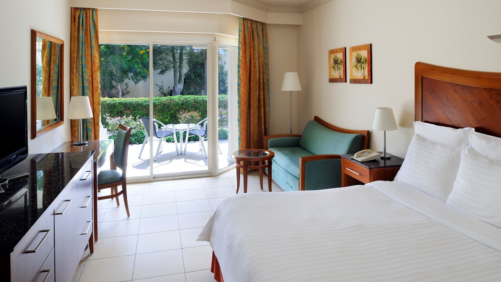 rooms-deluxe-room-with-1-king-bed-garden-view-beach-side----------rmsd00dbgv00