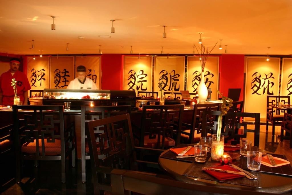 restaurants-restaurants