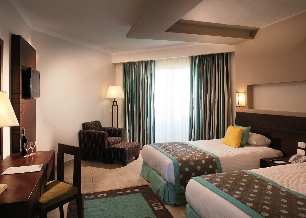 rooms-deluxe-room-sea-view