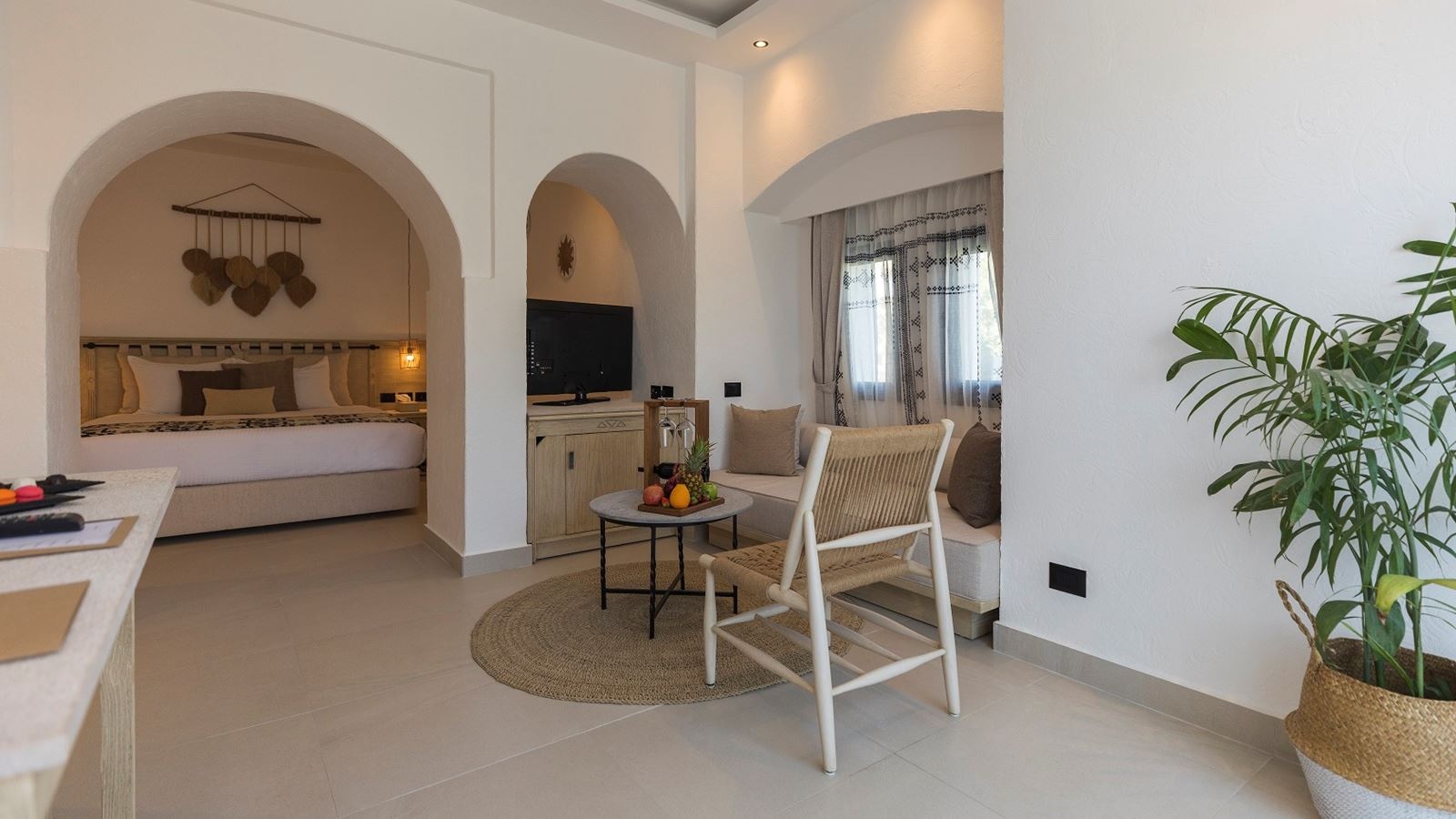 rooms-junior-jacuzzi-suite-garden-view