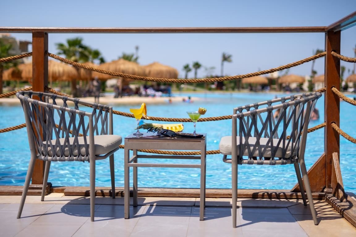 bars-xanadu-pool-bar