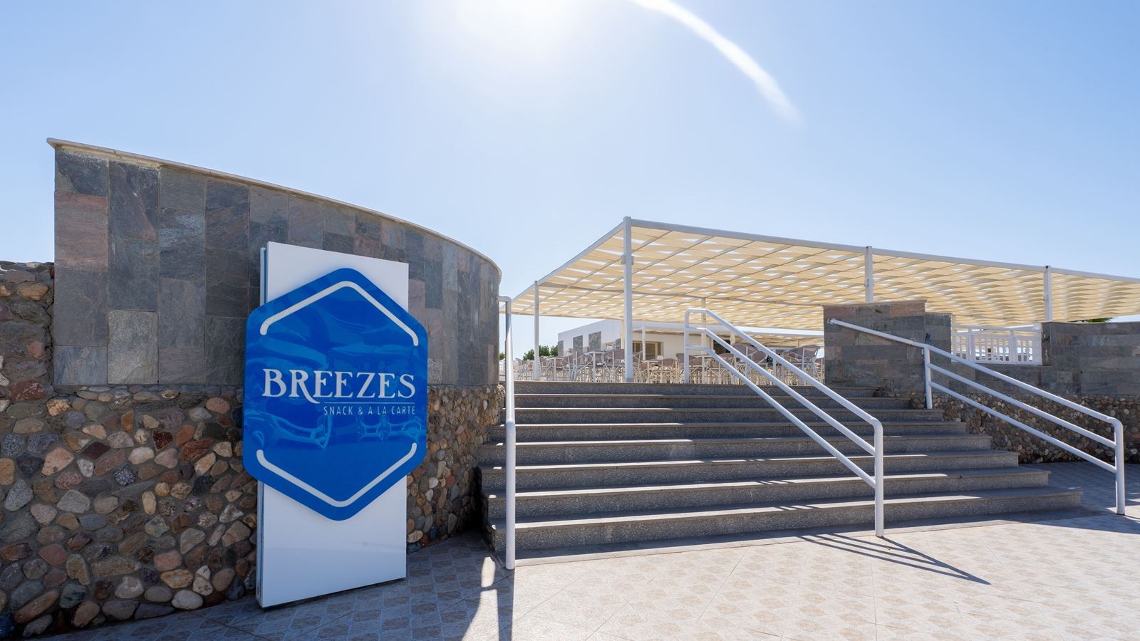 restaurants-breezes-restaurant